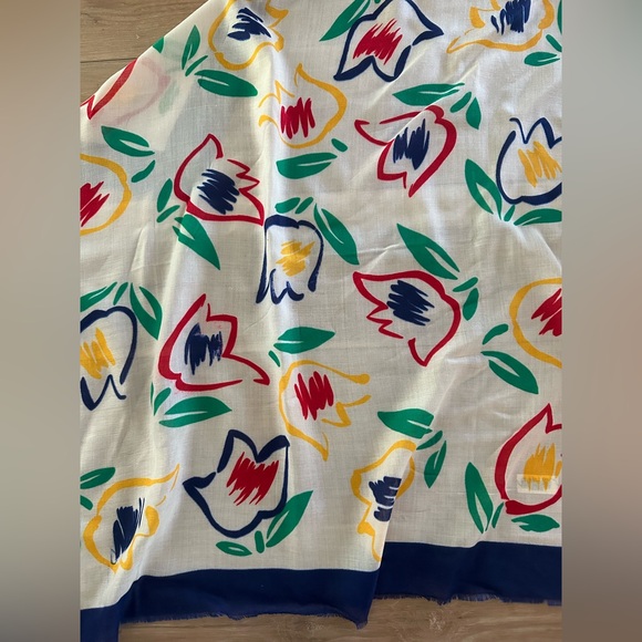 Shalom Tulip Art Scarf - Picture 3 of 4